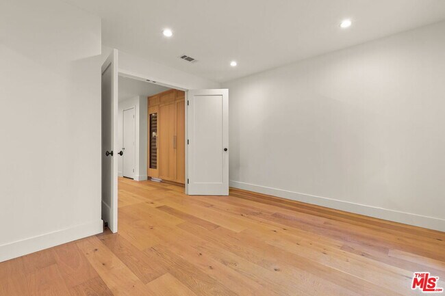 Building Photo - 17620 Camino De Yatasto