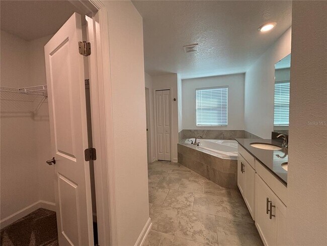 Building Photo - 11157 Lore Wy