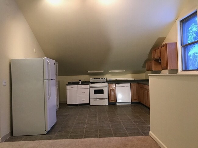 Building Photo - 147 Hunt Ct