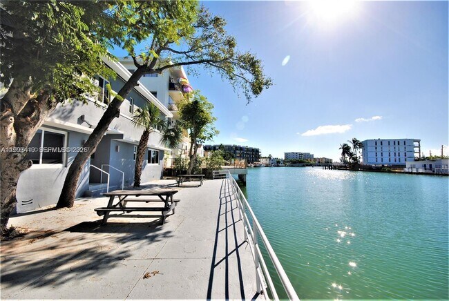 Building Photo - 8260 Byron Ave