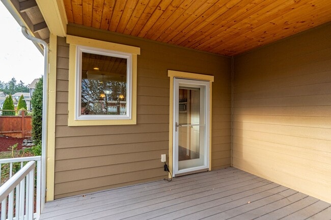 Building Photo - 3-bedroom, 2-bathroom single-level home