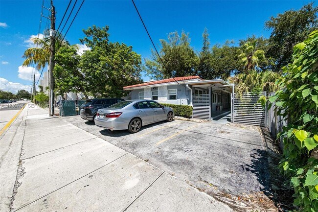 Building Photo - 551 NE 61st St