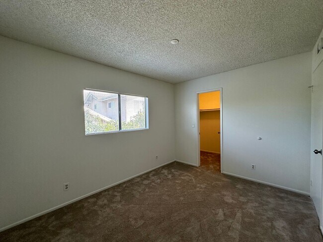 Building Photo - 812 - 2118-2120 S. Meridian LLC