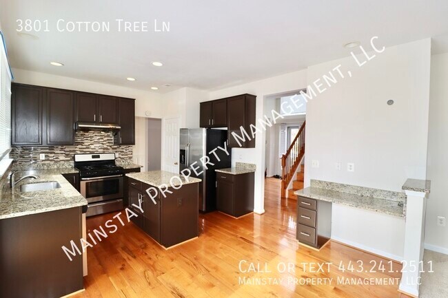 Building Photo - Beautiful 5 Bedroom SFH in Family Friendly...