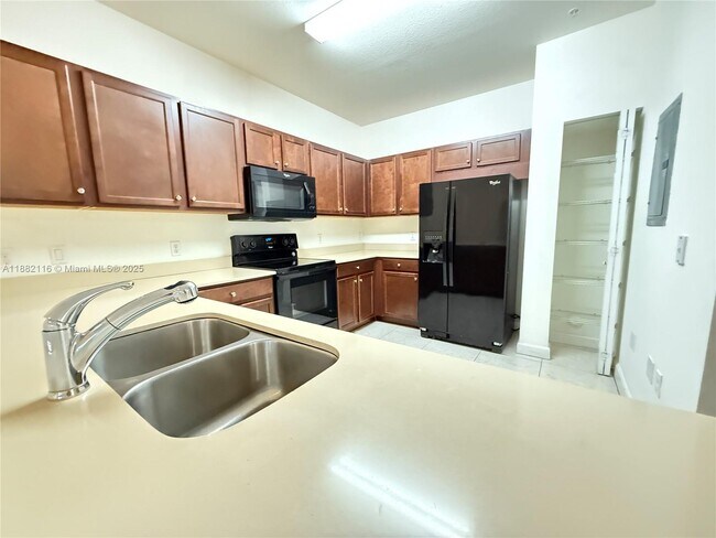 Building Photo - 290 NW 109th Ave