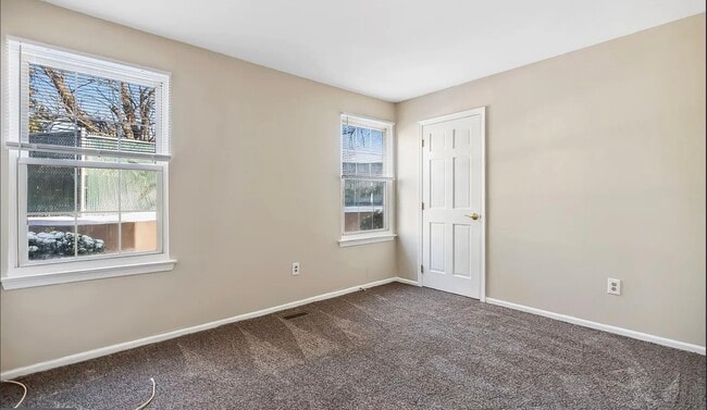 Building Photo - 15 Devon Pl