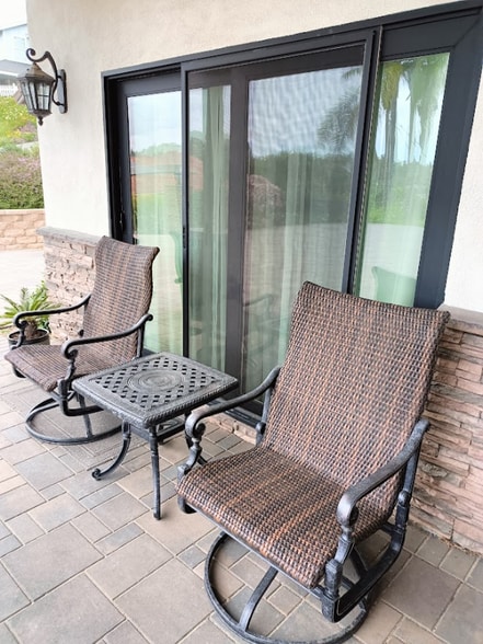 Building Photo - 1620 1/4 York Dr