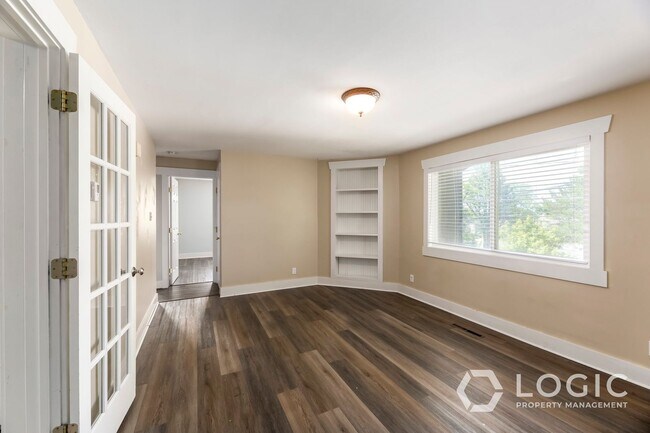 Primary Photo - Great Condo in Prime Location! $200 off fi...