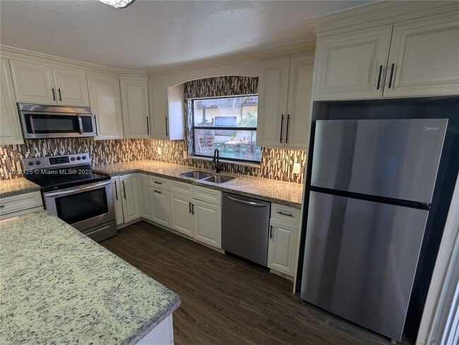 Building Photo - 5825 Swordfish Ct