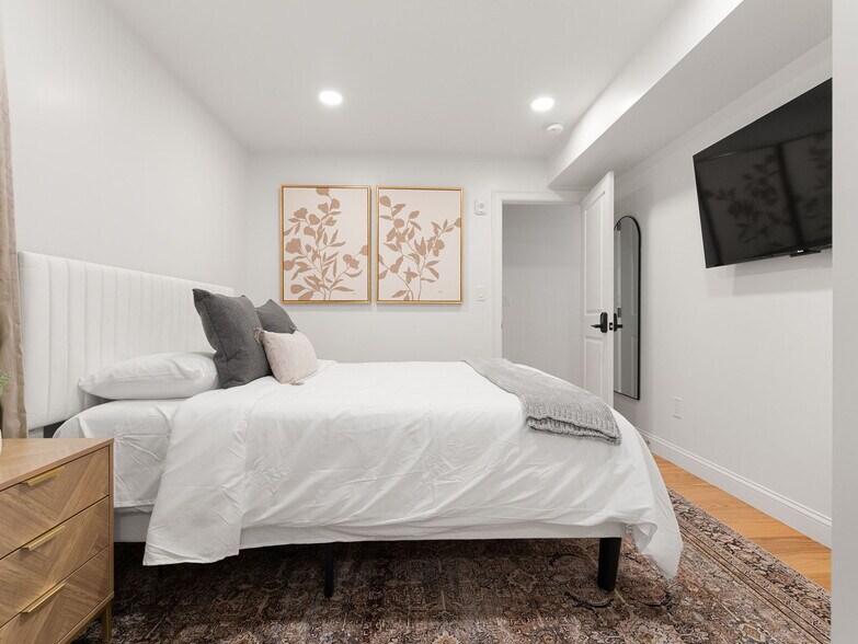 Building Photo - 1 Central Sq