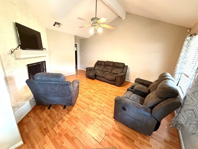 Building Photo - 4808 Fairhaven St
