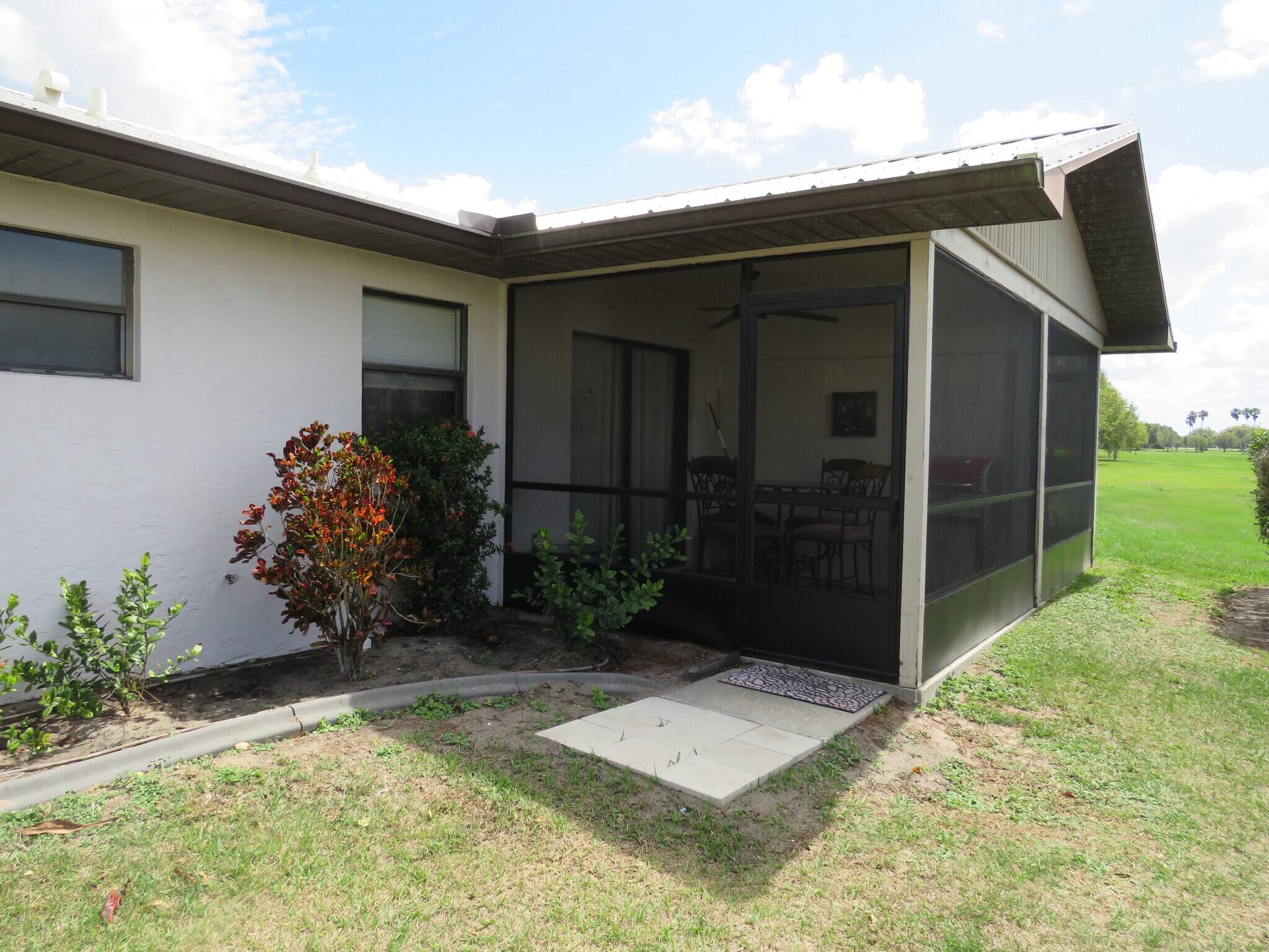 Building Photo - 111 Villaway