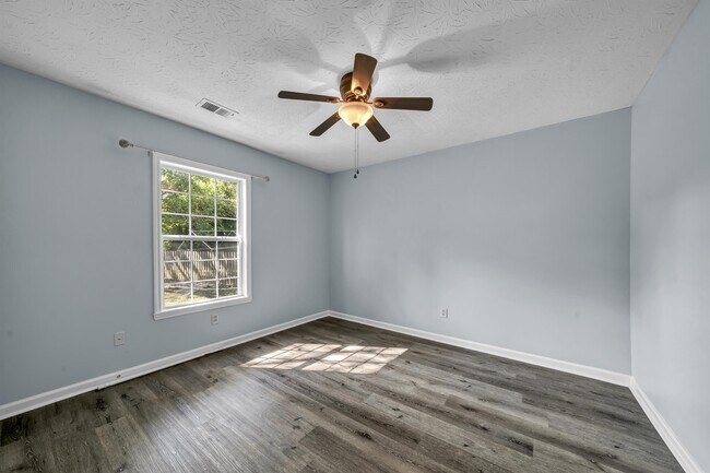 Building Photo - 1201 Red Stone Dr