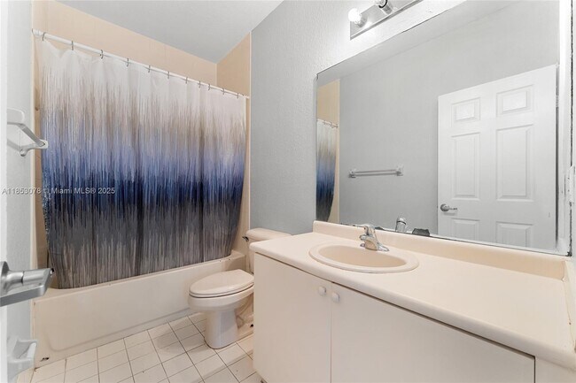Building Photo - 1651 SE 28th Ct
