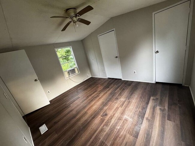 Building Photo - 2 Bedrooms - 2 Bathrooms