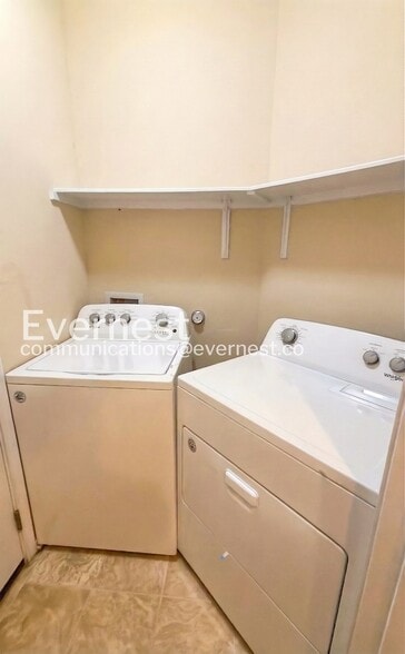 Building Photo - 12904 Tinker St