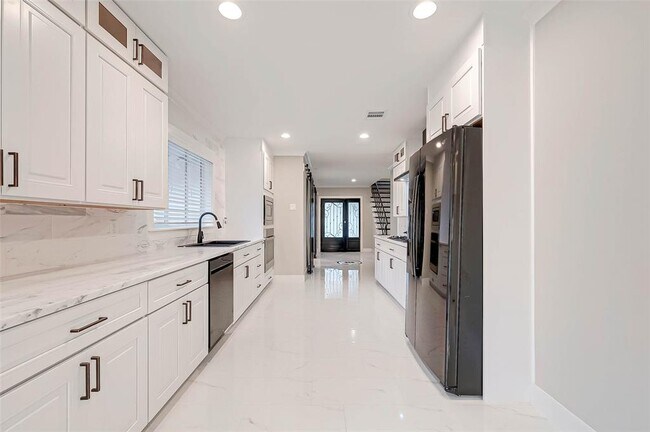 Building Photo - 2509 Maroneal St