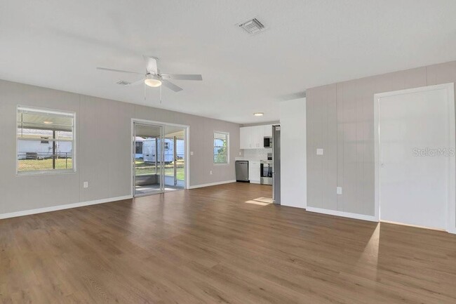 Building Photo - 14025 SE 54 Ct