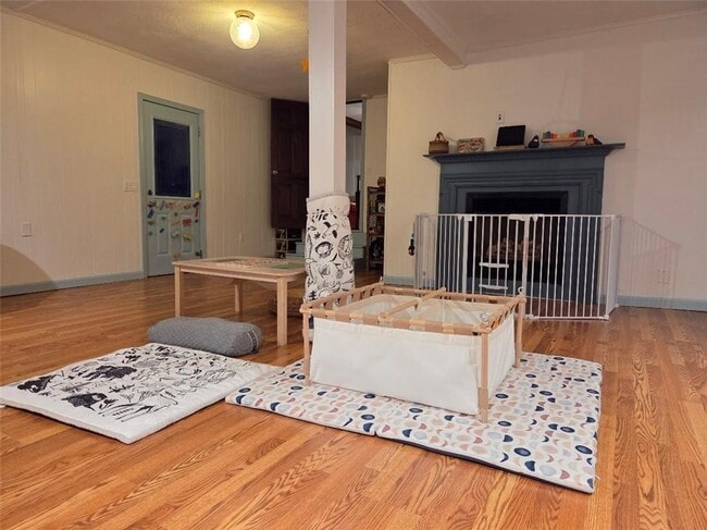 Building Photo - 275 Pierce Rd