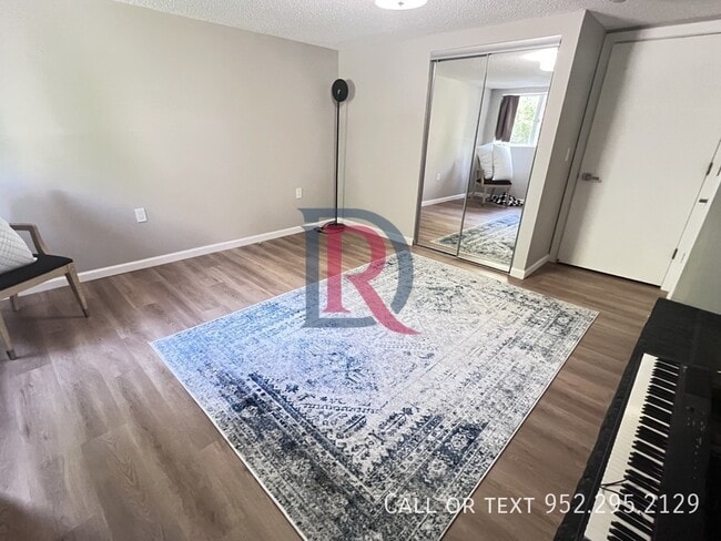Building Photo - 13702 Country Ln