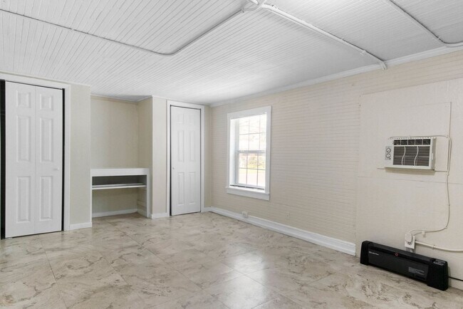 Building Photo - 344 35th St S