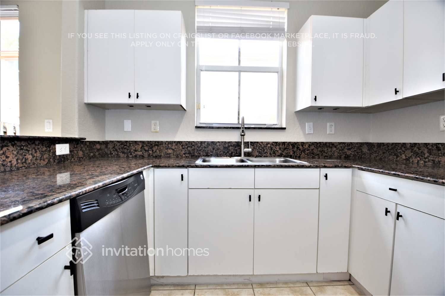 Building Photo - 8624 NW 112th Pl