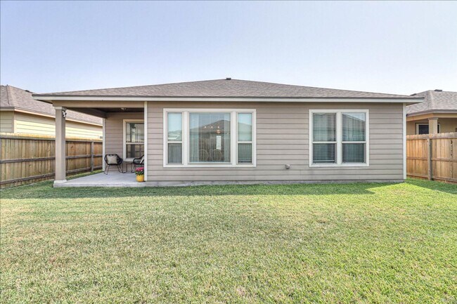 Building Photo - 7618 Quartz Dr