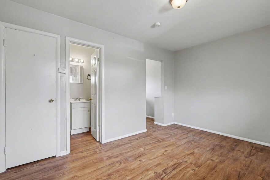 Building Photo - 207 N Santa Fe Ave