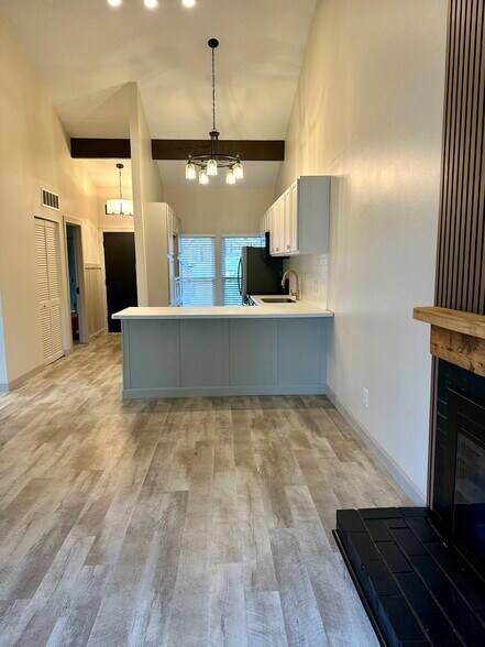 Building Photo - 61 Breezy Knoll Ln