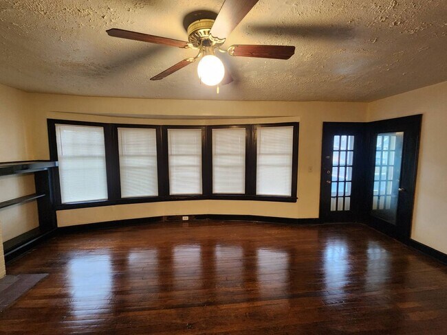 Building Photo - 1547 Hillcrest Rd