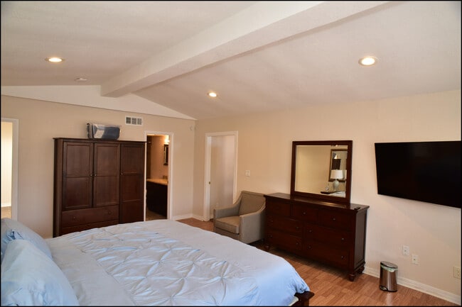 Building Photo - 7229 Canyon Run Dr