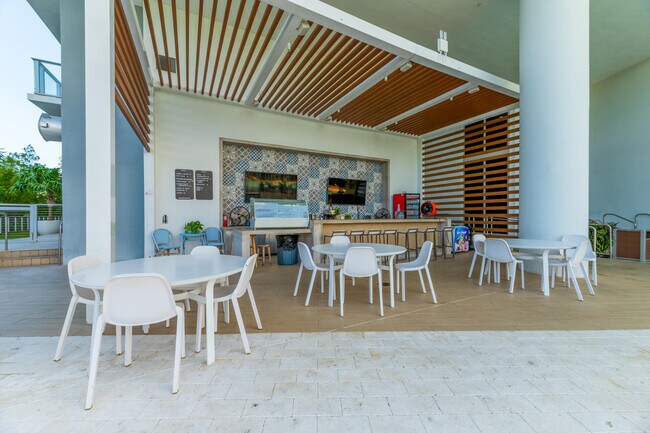 Building Photo - 16385 Biscayne Blvd