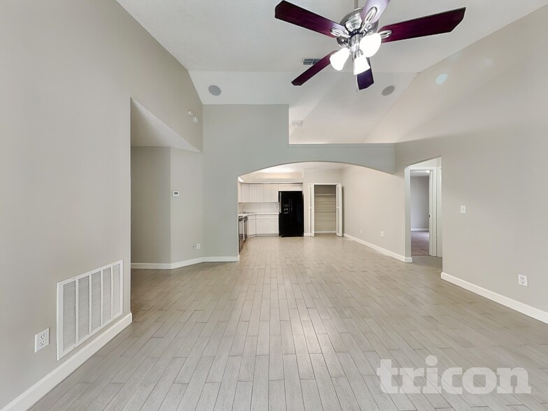 Building Photo - 1885 Ontario Ct