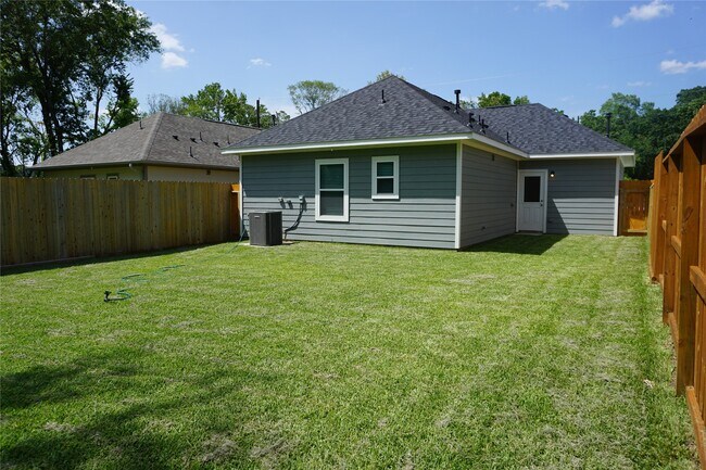 Building Photo - 11893 E Gate Dr