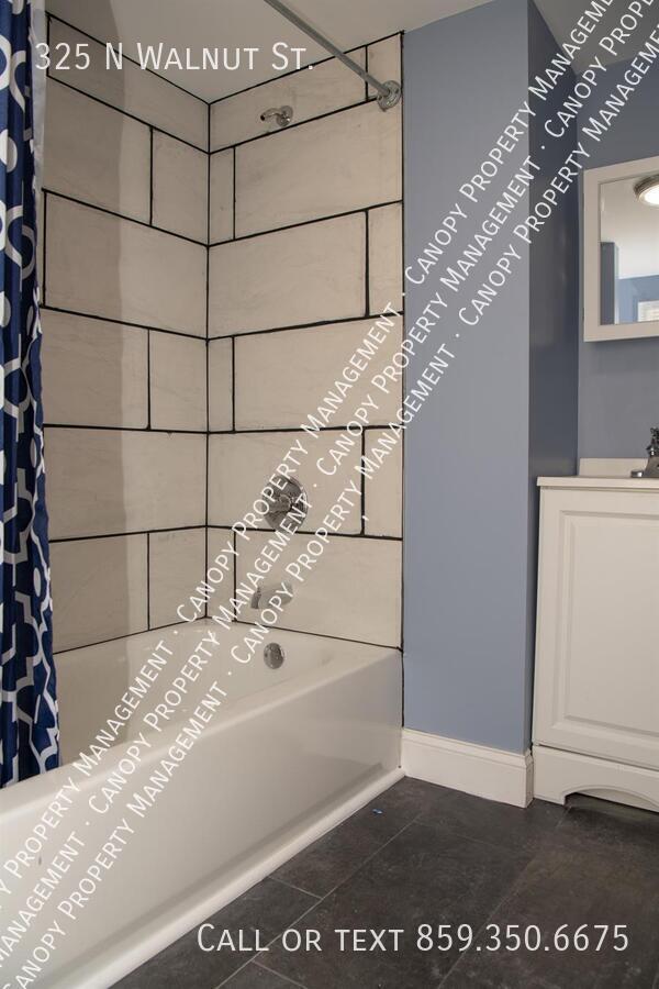 Building Photo - 325 N Walnut St