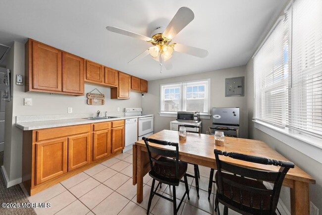 Building Photo - 26 W Oceanview Dr