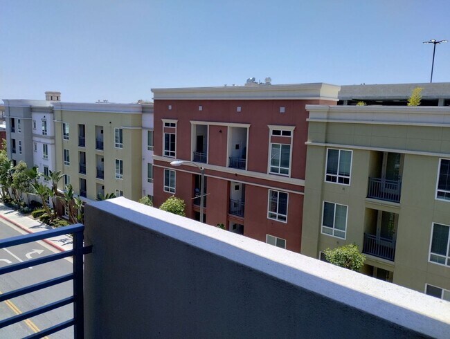 Building Photo - Monterey Bay Square (#308)