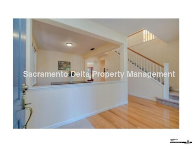 Building Photo - Gorgeous 4bed/3bath 2 story Home in Davis