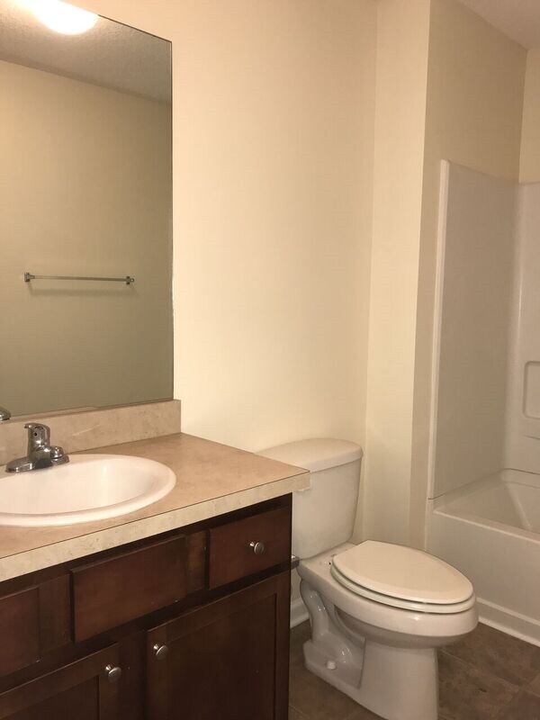 Building Photo - 368 Laurel Oak Ln