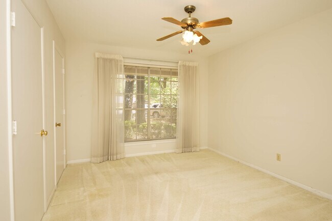 Building Photo - 18 Sherwood Rd NW