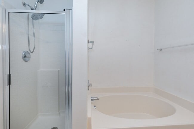 Building Photo - 412 Cline Falls Dr