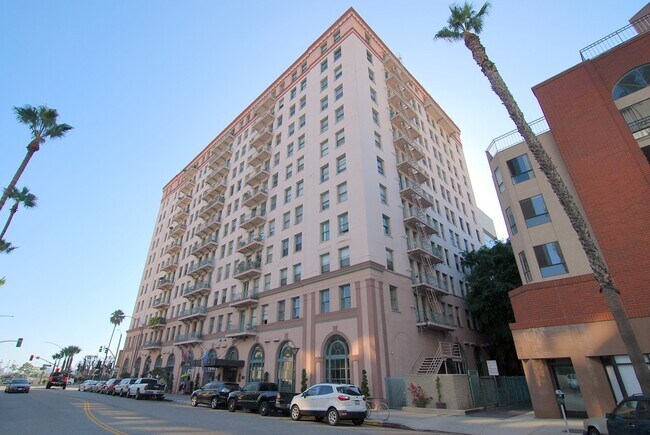 Primary Photo - Chic Ocean-View Furnished Studio in a Hist...