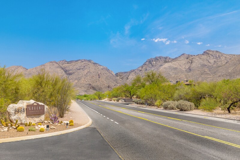 Building Photo - 5855 N Kolb Rd