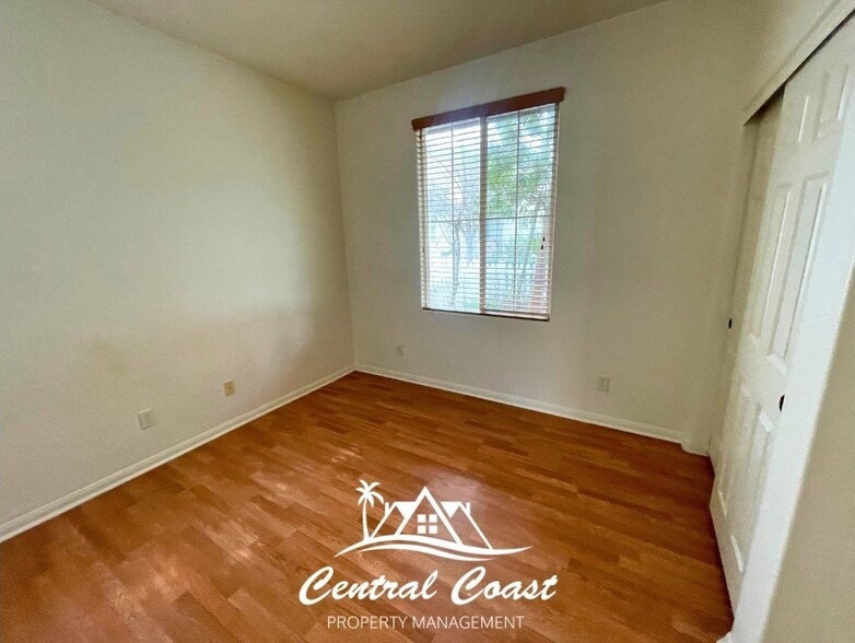 Building Photo - 2219 Cordoban Ln