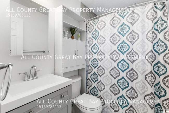 Building Photo - 921 Church St