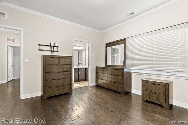 Building Photo - 5570 Arbor Chase Dr