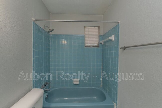 Building Photo - 1514 Bleakley St