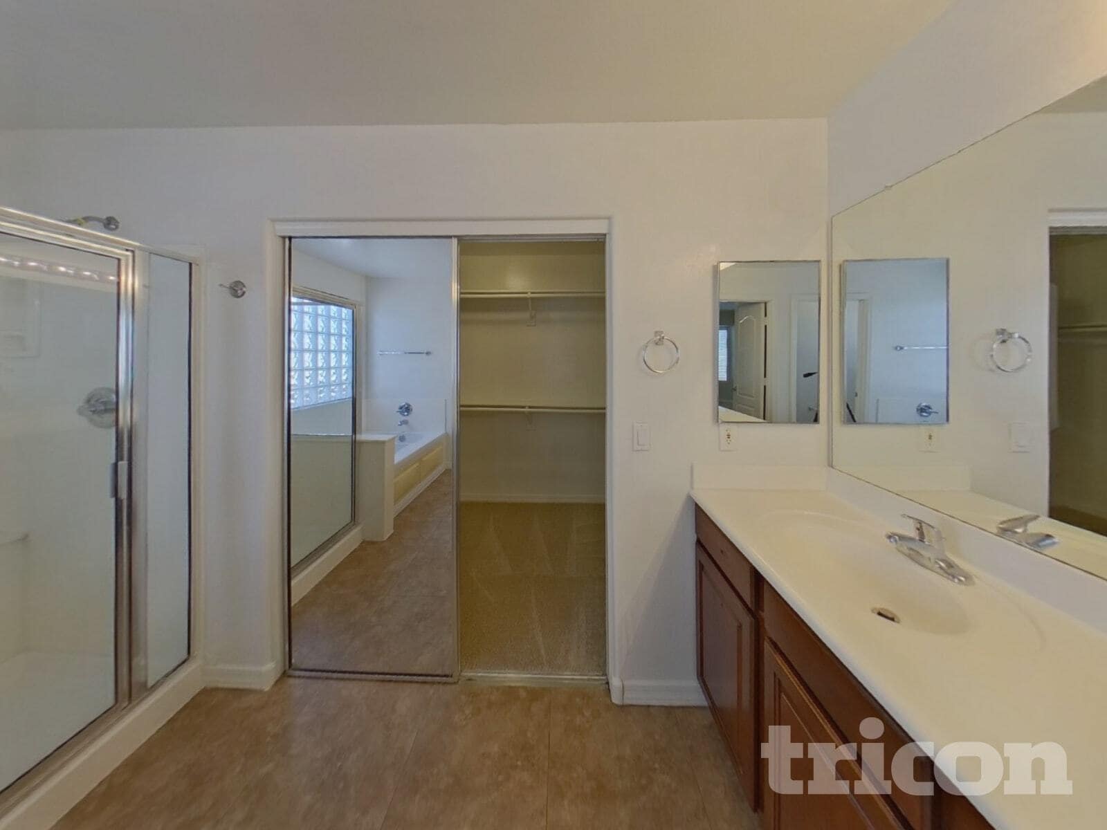 Building Photo - 43368 Palmen Dr