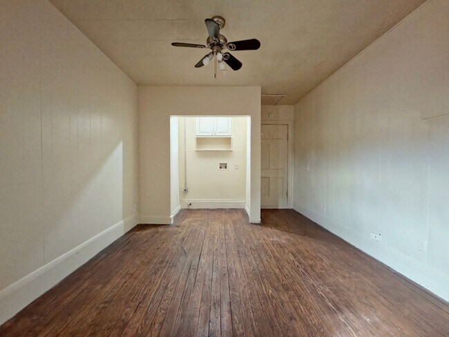 Building Photo - Cozy 3 Bed 1 Bath Home Near Texas Tech University.