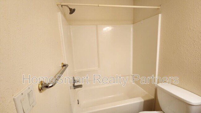 Building Photo - 508 Ridge Ave
